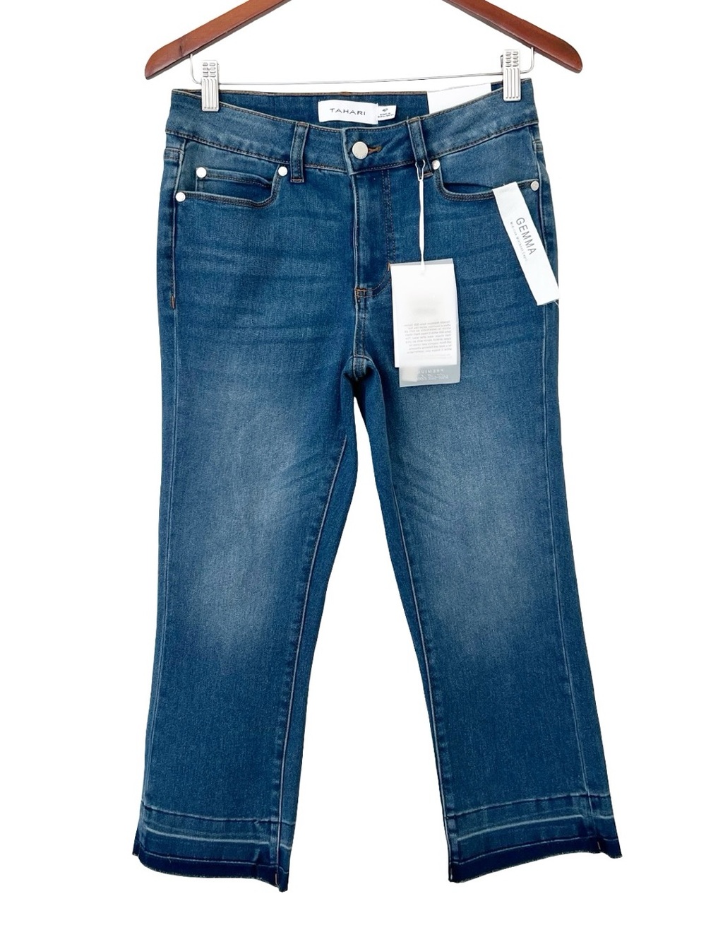 Tahari Midrise Gemma Mini Boot Crop Premium Jeans Blue Release Raw Hem
NWT 4P